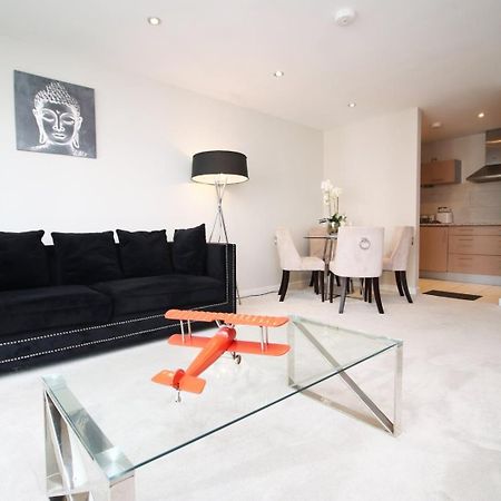 Perfect Getaway In Cardiff Marina Apartment Luaran gambar