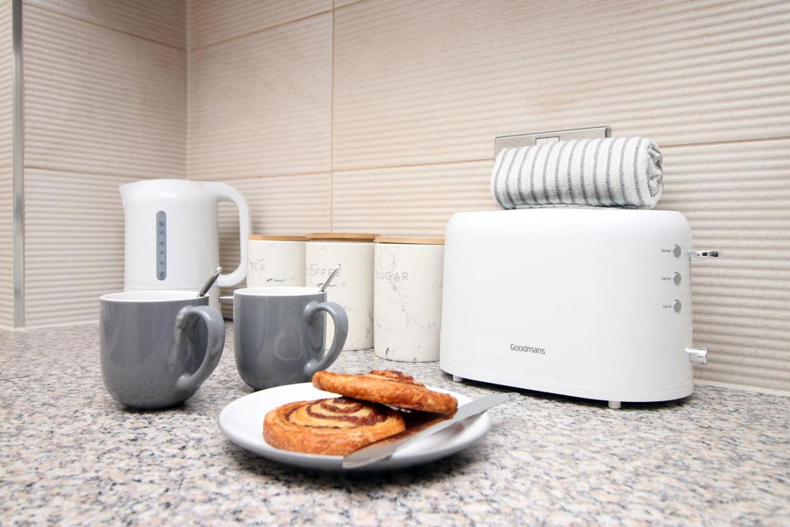 Perfect Getaway In Cardiff Marina Apartment Luaran gambar