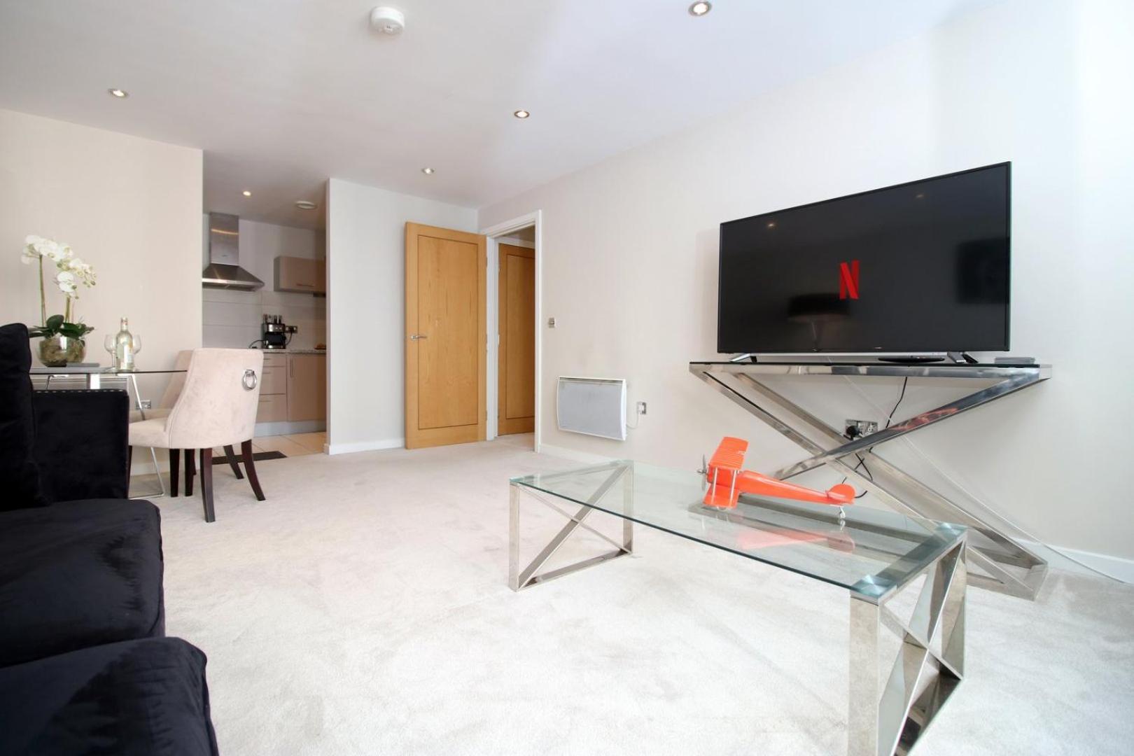Perfect Getaway In Cardiff Marina Apartment Luaran gambar