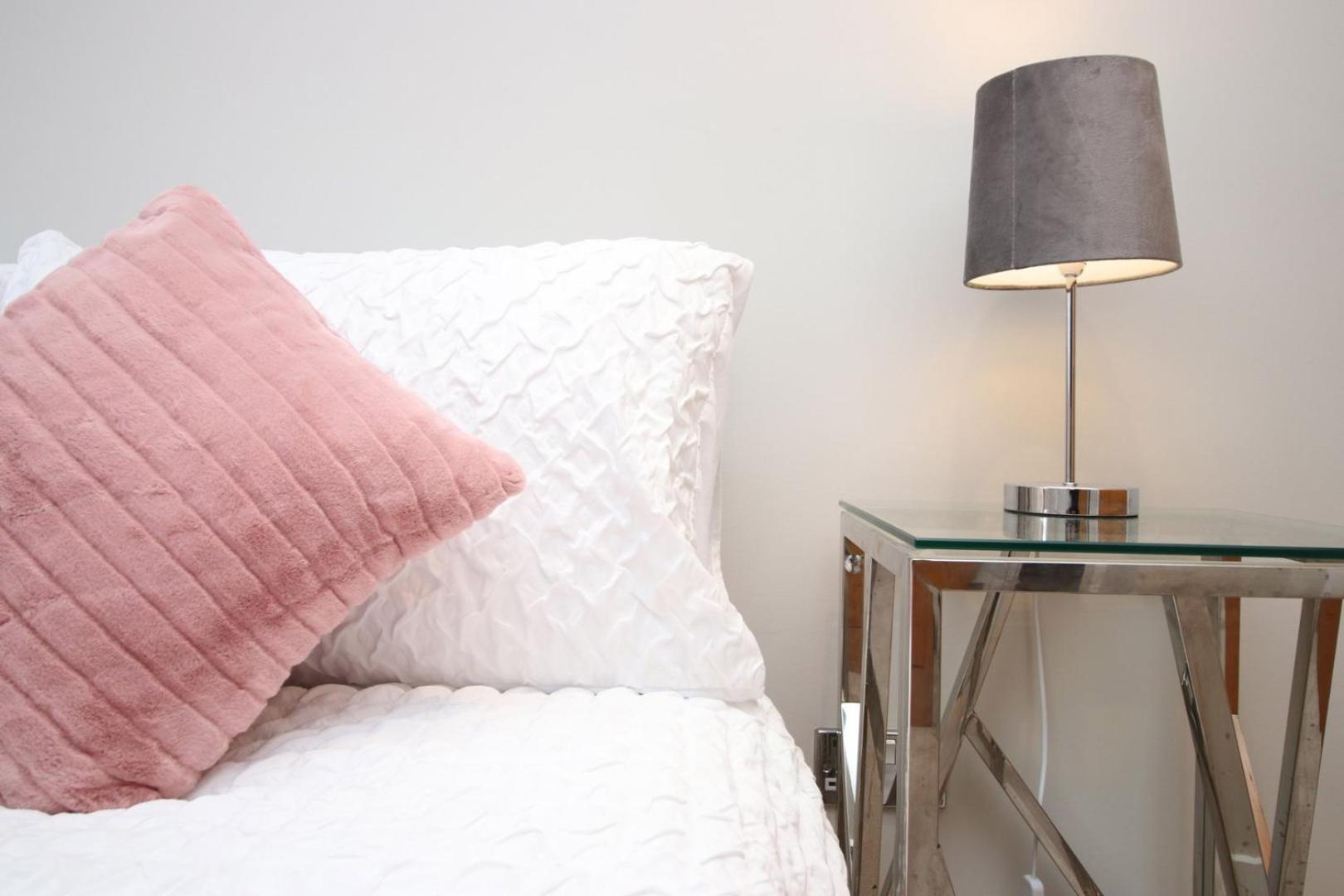 Perfect Getaway In Cardiff Marina Apartment Luaran gambar