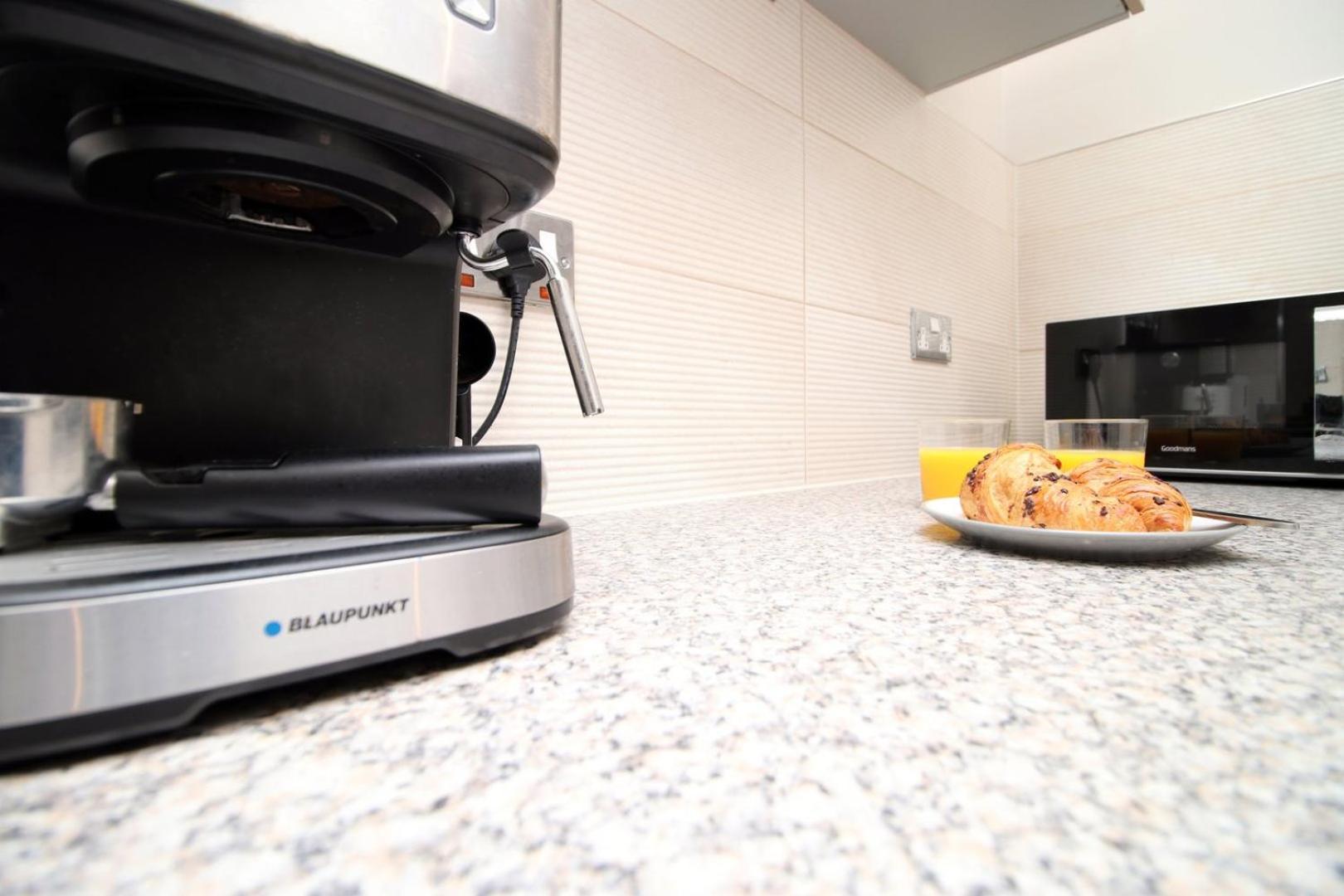 Perfect Getaway In Cardiff Marina Apartment Luaran gambar