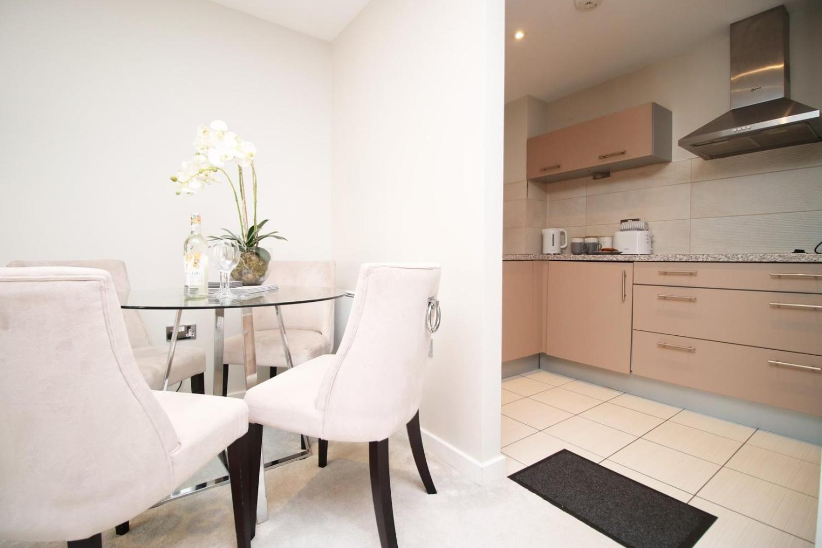Perfect Getaway In Cardiff Marina Apartment Luaran gambar