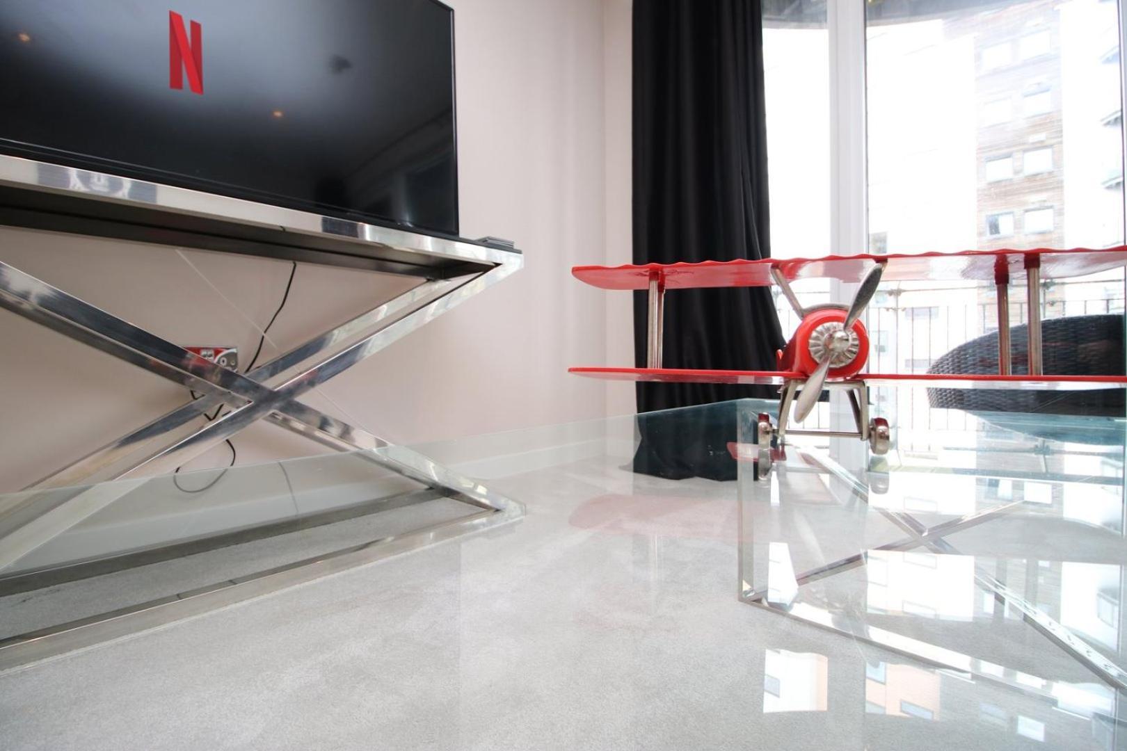 Perfect Getaway In Cardiff Marina Apartment Luaran gambar